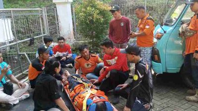 36 Relawan Malang Ikuti Pelatihan Pertolongan di Permukaan Air di SAR Surabaya 36 Relawan Malang Ikuti Pelatihan Pertolongan di Permukaan Air di SAR Surabaya