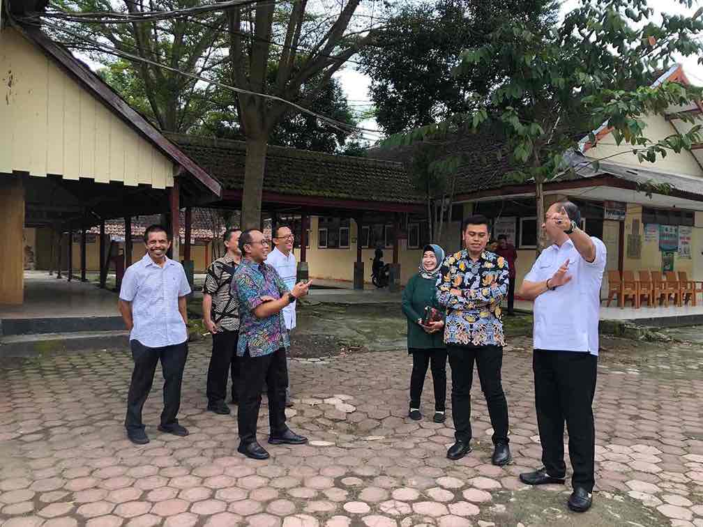 Juli 2025 Sekolah Rakyat di Kota Blitar Resmi Dibuka Sekjen Kemensos Robben Rico Bersama Walikota Blitar Meninjau Calon Lokasi Sekolah Rakyat di Kota Blitar
