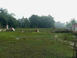 Diterjang Banjir, Pagar Taman Kehati Kota Blitar Ambruk, Perbaikan Menunggu Persetujuan Wali Kota Diterjang Banjir, Pagar Taman Kehati Kota Blitar Ambruk, Perbaikan Menunggu Persetujuan Wali Kota