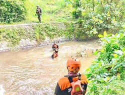 Balita Diduga Hanyut, Tim SAR Sisir Sungai Desa Kalipucung Balita Diduga Hanyut, Tim SAR Sisir Sungai Desa Kalipucung