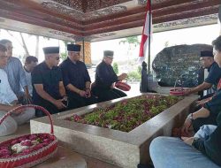 Wamendari Bima Arya Kunker ke Kota Blitar, Minta Pemkot Geliatkan Inovasi Berbasis Teknologi Wamendari Bima Arya Kunker ke Kota Blitar, Minta Pemkot Geliatkan Inovasi Berbasis Teknologi