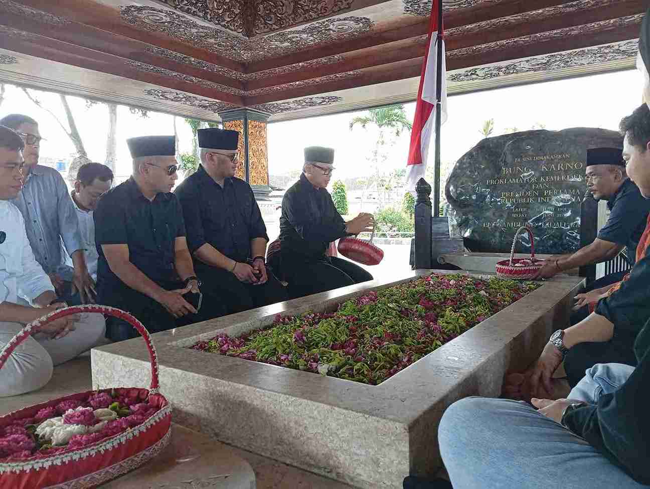 Wamendari Bima Arya Kunker ke Kota Blitar, Minta Pemkot Geliatkan Inovasi Berbasis Teknologi Wamendari Bima Arya Kunker ke Kota Blitar Bahas Wisata Berbasis Teknologi