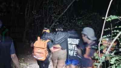 BPBD Kota Kediri Evakuasi Pelajar yang Alami Cedera Saat Mendaki Gunung Klotok BPBD Kota Kediri Evakuasi Pelajar yang Alami Cedera Saat Mendaki Gunung Klotok