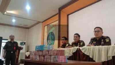 MM Tersangka Kasus Korupsi DAM Kali Bentak, Kembalikan Uang Rp1,1 M Cukup untuk Beli Kopi Selama 603 Tahun MM Tersangka Kasus Korupsi DAM Kali Bentak, Kembalikan Uang Rp1,1 M Cukup untuk Beli Kopi Selama 603 Tahun