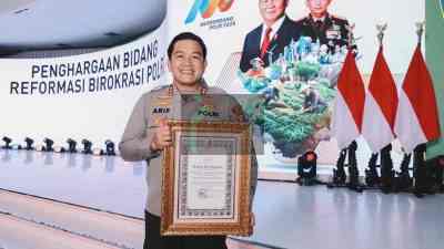 Polres Blitar Raih Penghargaan Kategori Pelayanan Prima dan Predikat Zona Integritas