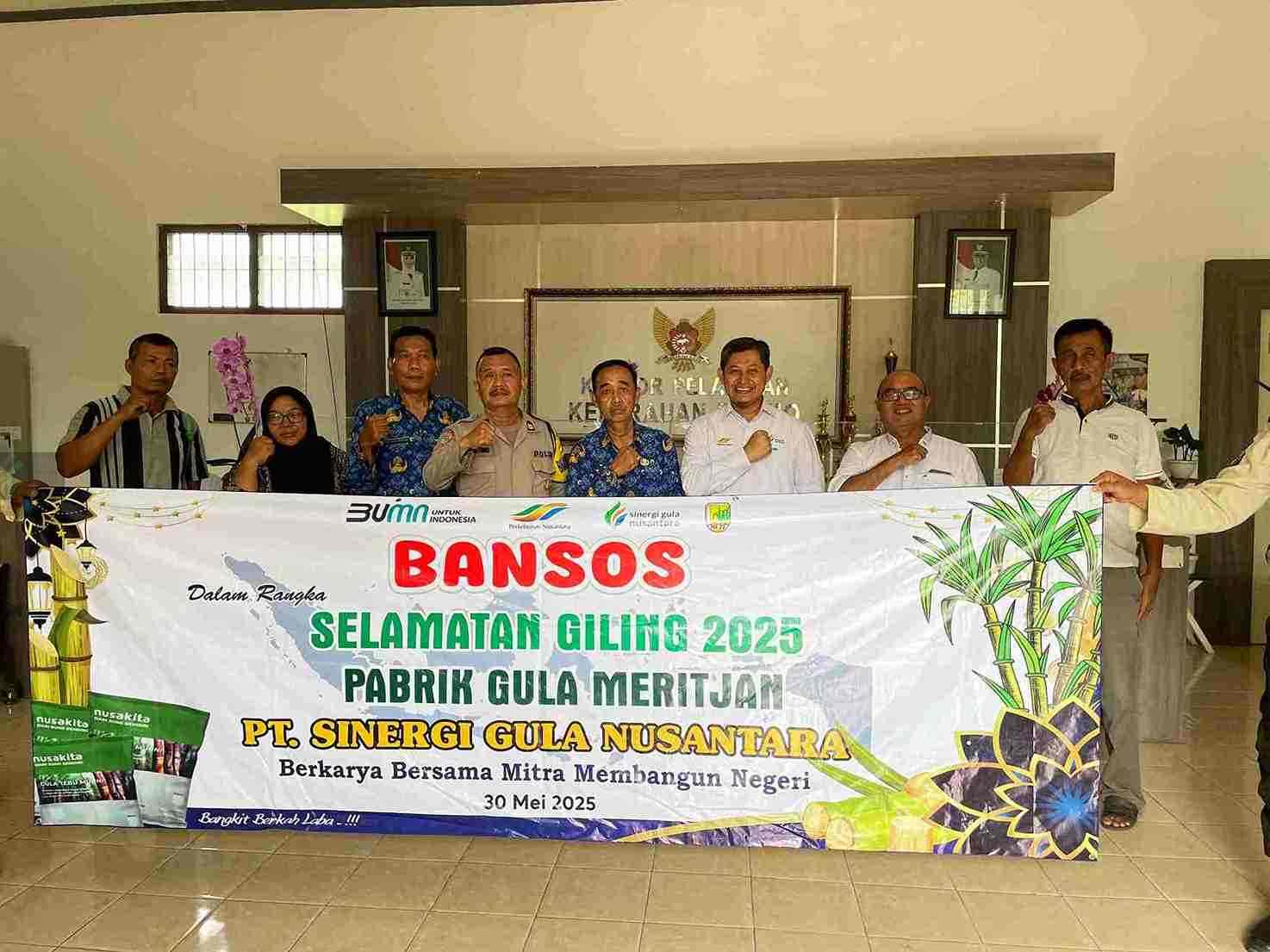 Musim Giling 2025, PG Meritjan Kediri Bagikan Ratusan Paket Sembako Pabrik Gula Meritjan Kediri Membagikan Sembako di Tiga Kelurahan di Kediri