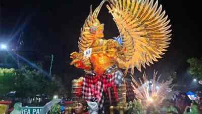 Pawai Lampion Kota Blitar Menyambut Hari Lahir Pancasila on Frames