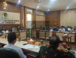 Tidak ada Titik Temu, DPRD Purworejo Minta Masalah Gaji Karyawan PT AKT Lewat Jalur Tripartit Tidak ada Titik Temu, DPRD Purworejo Minta Masalah Gaji Karyawan PT AKT Lewat Jalur Tripartit