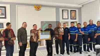 PT RMI Terima Penghargaan dari BPJS Ketenagakerjaan karena Ini BPJS Ketenagakerjaan Memberikan Penghargaan kepada PT Rejoso Manis Indo RMI