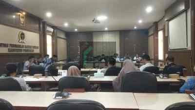 Hak-hak dan Gaji Dipotong Sejak Covid, Puluhan Buruh Mengadu ke DPRD Purworejo