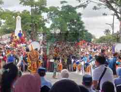 Drumband Gita Dirgantara AAU Getarkan Ribuan Warga Purworejo Drumband Gita Dirgantara AAU Getarkan Ribuan Warga Purworejo