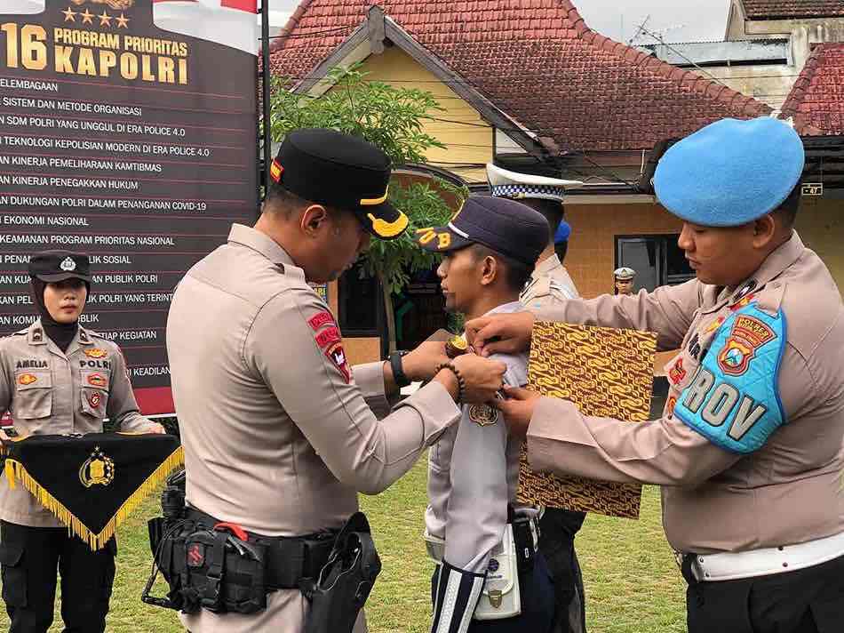 Awas Langgar Lalu Lintas di Kota Blitar ?, Siap-Siap Kena Sanksi Operasi Patuh Semeru 2025 Kapolres Blitar Kota AKBP Titus Yudho Uly Memeriksa Anggota untuk Operasi Patuh Semeru 2025