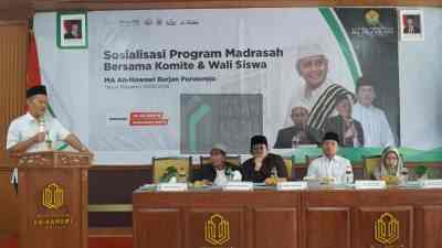 Di MA An-Nawawi Berjan, Orang Tua dapat Pantau Langsung Anaknya Di Sekolah Lewat Aplikasi
