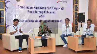 Pembinaan Karyawan Bank Jateng Cabang kebumen oleh Bupati Kebumen Lillis Nurya