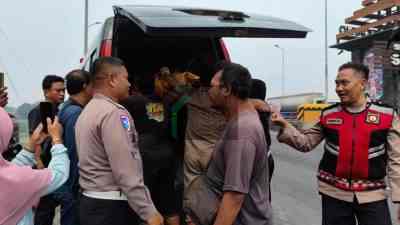 Laka Tunggal di Atas Jembatan Kali Porong, Seorang Pria Meninggal Mengambang di Sungai