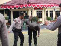 Polres Kebumen Gelar Latkatpuan: Tingkatkan Profesionalisme Personel Melalui Latihan Berkala Polres Kebumen Gelar Latkatpuan: Tingkatkan Profesionalisme Personel Melalui Latihan Berkala