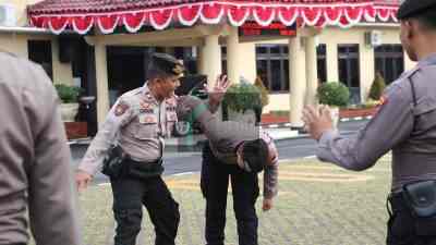 Polres Kebumen Menggelar Latihan Beladiri untuk Anggotanya