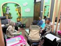 Polres Blitar Beri Dukungan Pemulihan Psikologis Siswa Korban Bullying di SMPN 3 Doko Polres Blitar Beri Dukungan Pemulihan Psikologis Siswa Korban Bullying di SMPN 3 Doko