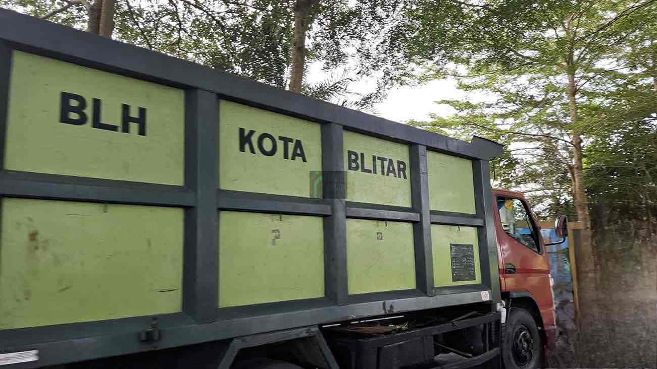 70 Ton Sampah Masuk TPA Setiap Hari, DLH Ajak Warga Kurangi dari Rumah Truk Pengangkut Sampah di Kota Blitar