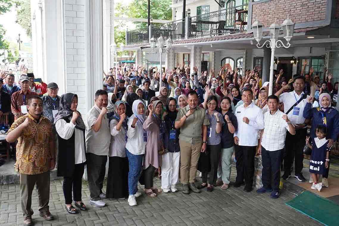 Beri Penguatan Akses Gizi, Warga Kediri Antusiasme Program MBG anggota Komisi IX DPR RI Heru Tjahjono Sosialisasi MBG