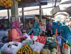 Pemkab Blitar Dorong ASN Belanja di Pasar, Agar Ekonomi Rakyat Bergerak Pemkab Blitar Dorong ASN Belanja di Pasar, Agar Ekonomi Rakyat Bergerak