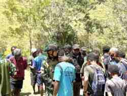 Toleransi Umat Beragama, Satgas YONIF 511/DY Doa Bersama atas Meninggalnya Tokoh Adat karena Sakit