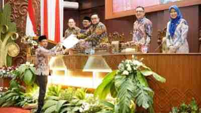 Bangar DPRD Jatim Minta Perubahan APBD TA 2025 untuk Entaskan Kemiskinan Bangar DPRD Jatim Minta Perubahan APBD TA 2025 untuk Entaskan Kemiskinan