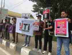Hapus Materi Liputan Halangi Kerja Jurnalis, Kepala Bandara Haluoleo Kendari Bisa Dipidana Hapus Materi Liputan Halangi Kerja Jurnalis, Kepala Bandara Haluoleo Kendari Bisa Dipidana