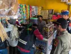 Tindak Tegas Rokok Ilegal, Satpol PP dan Bea Cukai Sita Barang Bukti di Selorejo dan Garum Tindak Tegas Rokok Ilegal, Satpol PP dan Bea Cukai Sita Barang Bukti di Selorejo dan Garum