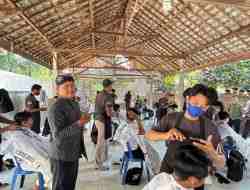 Bertepatan Hari Jadi Blitar ke-701, Disnaker Kab Blitar Gelar Pelatihan dan Bakti Sosial Potong Rambut Gratis Bertepatan Hari Jadi Blitar ke-701, Disnaker Kab Blitar Gelar Pelatihan dan Bakti Sosial Potong Rambut Gratis