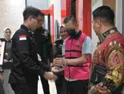 Kejari Tanjung Perak Tetapkan Komisaris PT DJA Sebagai Tersangka Korupsi Kejari Tanjung Perak Tetapkan Komisaris PT DJA Sebagai Tersangka Korupsi