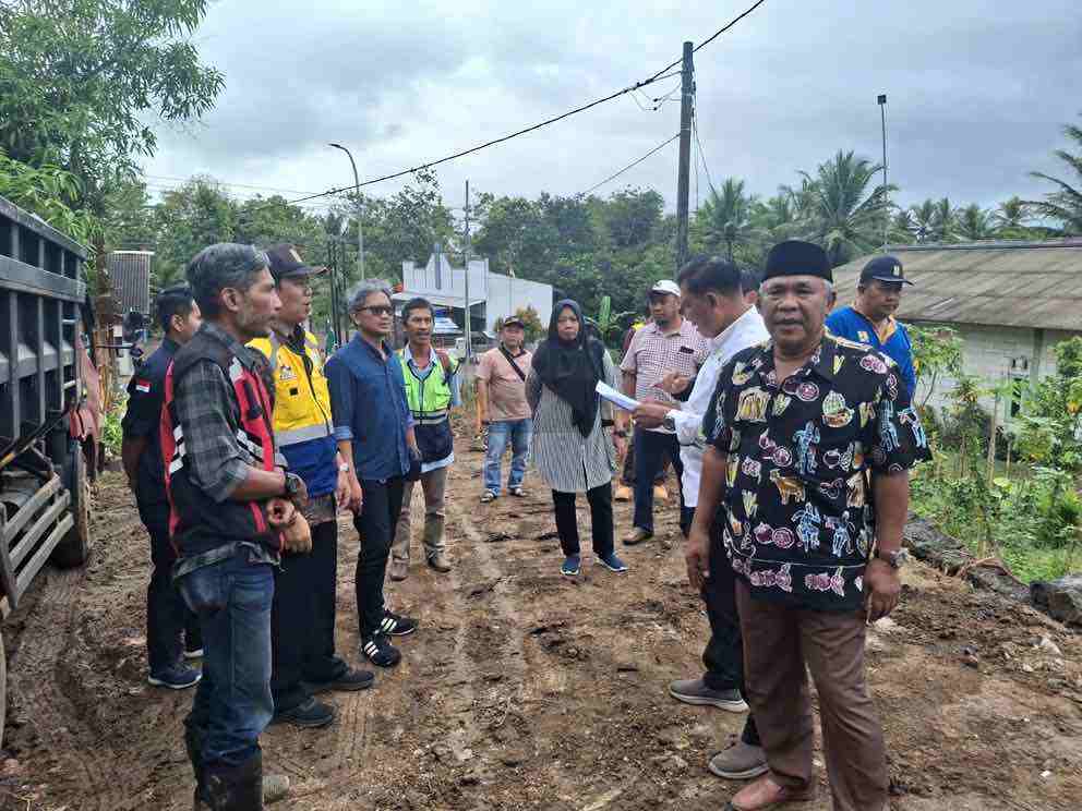 Komisi II DPRD Purworejo Tinjau Proyek Jalan Kalirejo–Hargorojo, Himbau Pelaksana Waspadai Cuaca Komisi II DPRD Kabupaten Purworejo Tinjau Proyek Jalan Kalirejo–Hargorojo