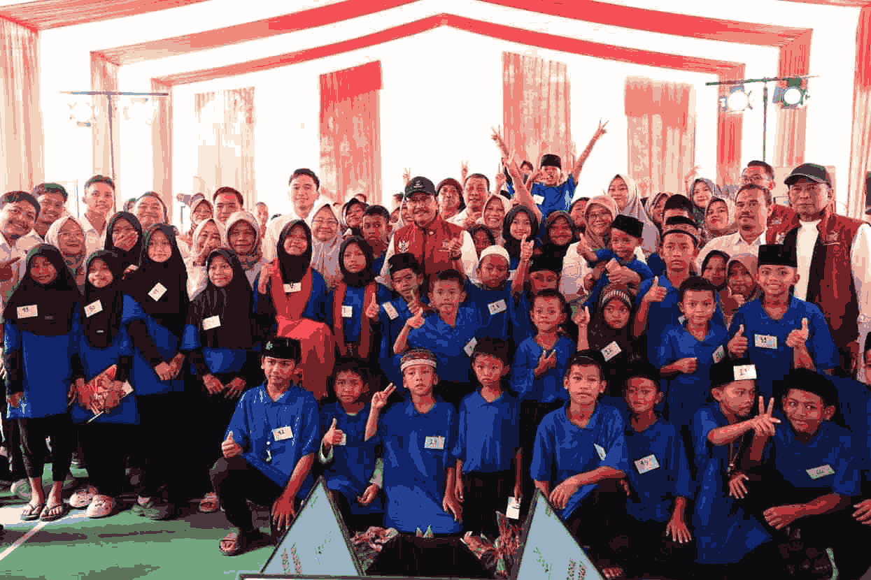 Mensos Gus Ipul : Sekolah Rakyat Miniatur Pengentasan Kemiskinan Menteri Sosial Saifullah Yusuf Gus Ipul saat kunjungan kerja Kunker Sekolah Rakyat Terintegrasi 1 Cirebon Rabu 13082025