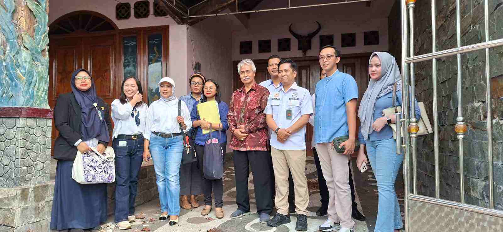 PN Kota Kediri Gelar Pemeriksaan Setempat Objek Sengketa Rumah dan Tanah Warisan, Sengketa Warisan Antar Kerabat PN Kota Kediri Menggelar Sidang Peninjauan Setempat Obyek Sengketa Warisan di Kota Kediri