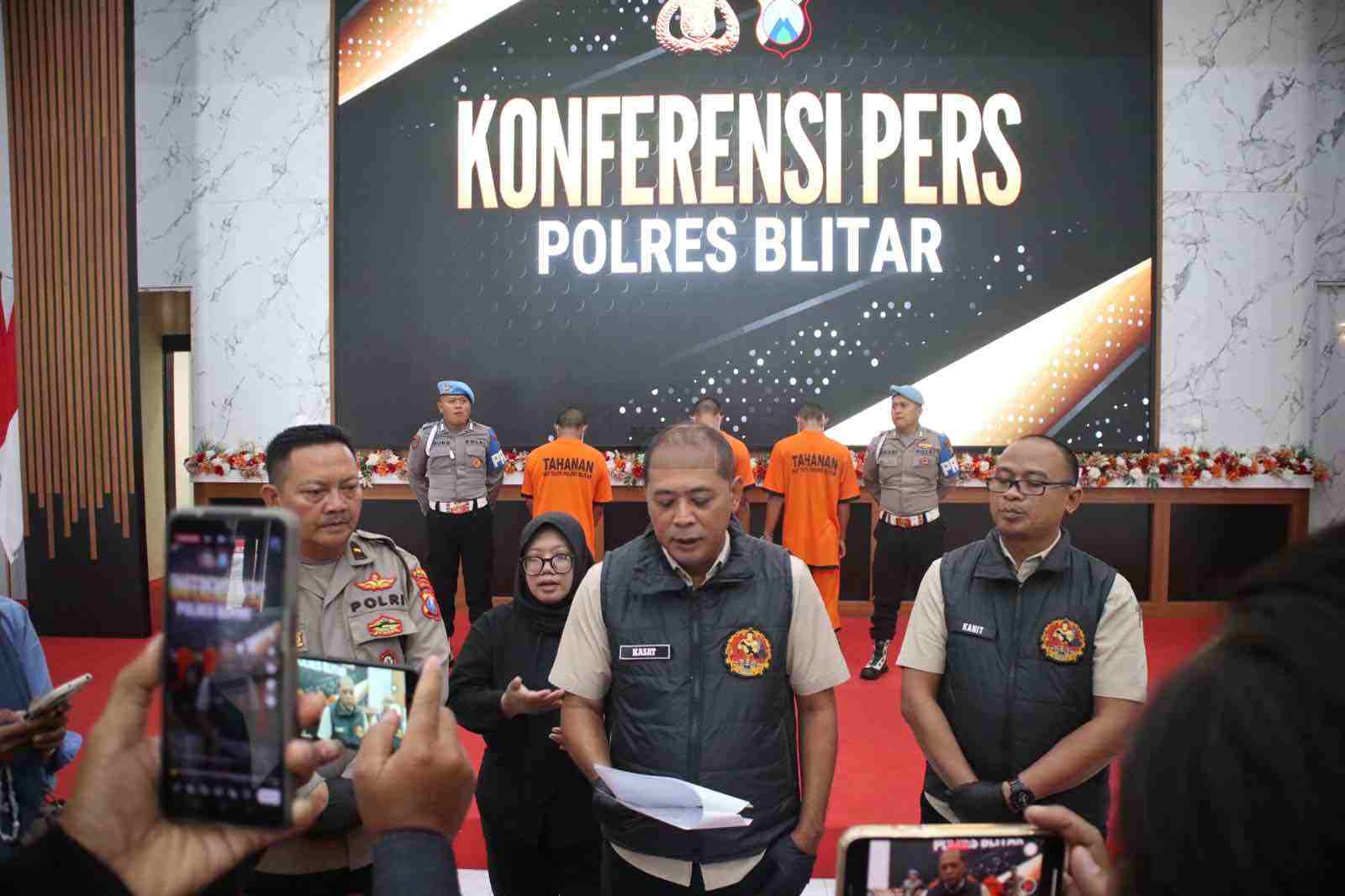 Tersinggung Jaket Perguruan Silat Dipakai, 9 Pemuda Oknum Perguruan Silat Pukuli Remaja bukan Warga Polres Blitar Amankan Oknum Perguruan Silat yang Keroyok Remaja