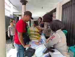 Polres Blitar Salurkan Beras SPHP di Wilayah Kabupaten Blitar, Dukung Gerakan Pangan Murah Polres Blitar Salurkan Beras SPHP di Wilayah Kabupaten Blitar, Dukung Gerakan Pangan Murah
