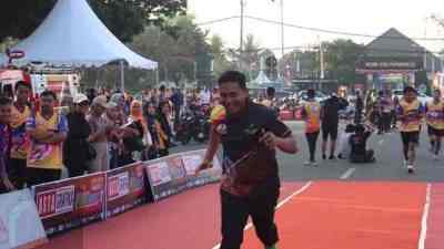 Salah Satu Peserta Bhayangkara Fun Run 2025 Polres Purworejo di Alun alun Purworejo