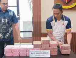 Kejari Tanjung Perak Sita Uang Pengganti Rp3,5 Miliar Progres Kasus Korupsi Bank BUMN Kejari Tanjung Perak Sita Uang Pengganti Rp3,5 Miliar Progres Kasus Korupsi Bank BUMN