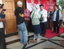 HUT RI ke-80, Pemprov Jatim Bagikan Bendera dan Sembako HUT RI ke-80, Pemprov Jatim Bagikan Bendera dan Sembako