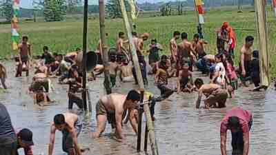 Warga Desa Besole, Purworejo, Kompak Meriahkan HUT RI ke-80 dengan Lomba Unik di Persawahan Warga Desa Besole Kecamatan Kayan Purworejo Menggelar Berbagai Lomba di Area Persawahan Peringati HUT RI 80