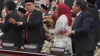 Krisis Partai, Krisis Parlemen – Rakyat Meradang DPR Berjoget