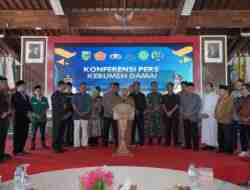 Wujudkan Kebumen Aman, Berbagai Elemen Masyarakat Komitmen Deklarasi Jaga Kedamaian Wujudkan Kebumen Aman, Berbagai Elemen Masyarakat Komitmen Deklarasi Jaga Kedamaian