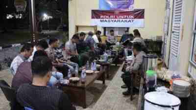 Kapolres Kebumen AKBP Eka Baasith Syamsuri Ngopi Bareng di Polsek Prambun