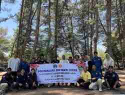 Bulan Bakti ke-65, Karang Taruna Blitar Bersih-bersih Sampah di Pantai Serang Bulan Bakti ke-65, Karang Taruna Blitar Bersih-bersih Sampah di Pantai Serang