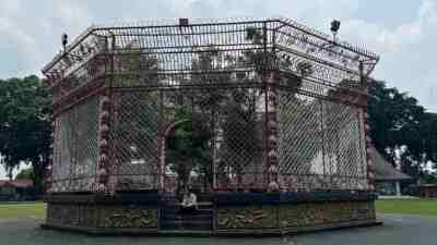 Kurungan Besi Alun Alun Kota Blitar