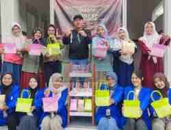 Mahasiswa UNP PGRI Kediri Hidupkan Ekonomi dan Budaya Desa Manggis Lewat 8 Program Ini Mahasiswa UNP PGRI Kediri Hidupkan Ekonomi dan Budaya Desa Manggis Lewat 8 Program Ini