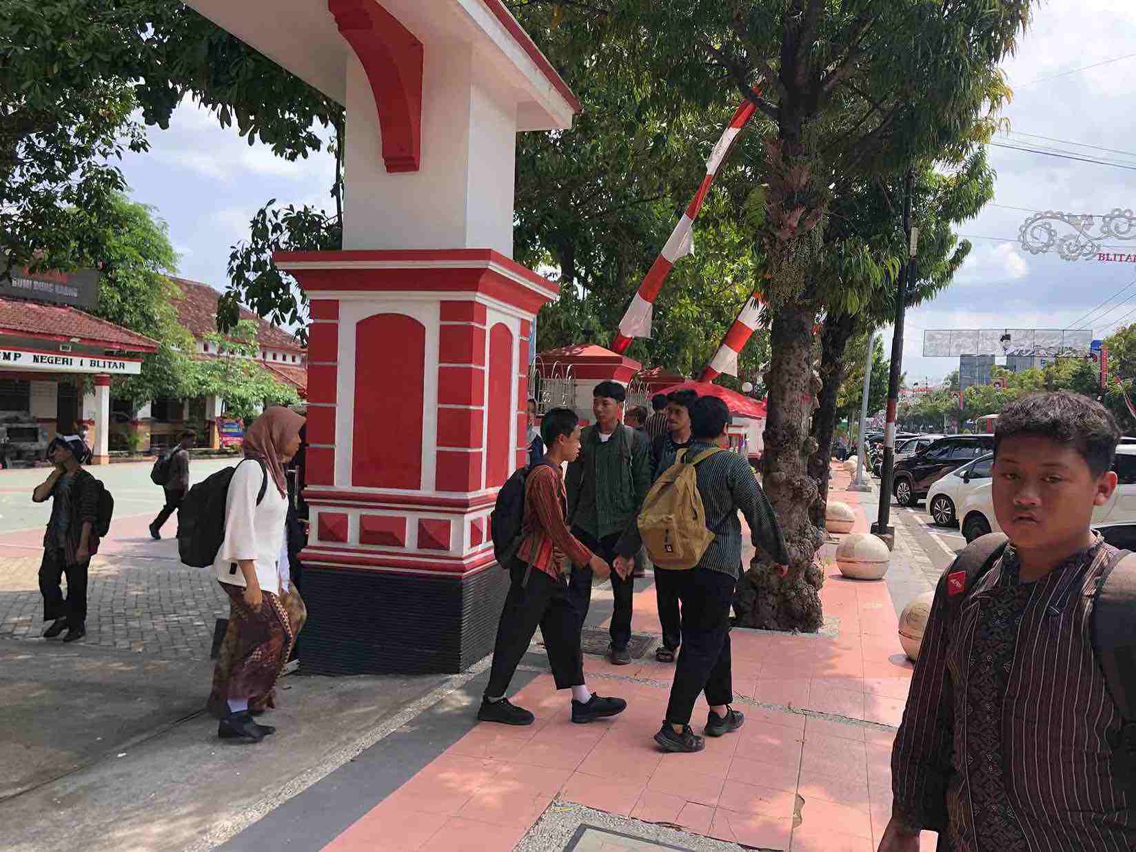 Belajar Jalan Terus, Sekolah di Kota Blitar Atur Ulang Sistem Pembelajaran Pelajar di Kota Blitar Pulang Sekolah