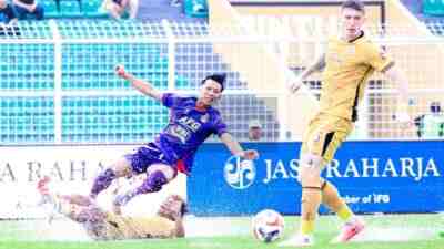 Kalah 1-0 Lawan Bhayangkara FC, Palatih Persik Kediri Ong Kim Swee Soroti Konsentrasi Pemain Kalah 1-0 Lawan Bhayangkara FC, Palatih Persik Kediri Ong Kim Swee Soroti Konsentrasi Pemain