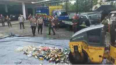 Kejari Purworejo Musnahkan 704 Botol Miras Komitmen Pemberantasan Miras Ilegal