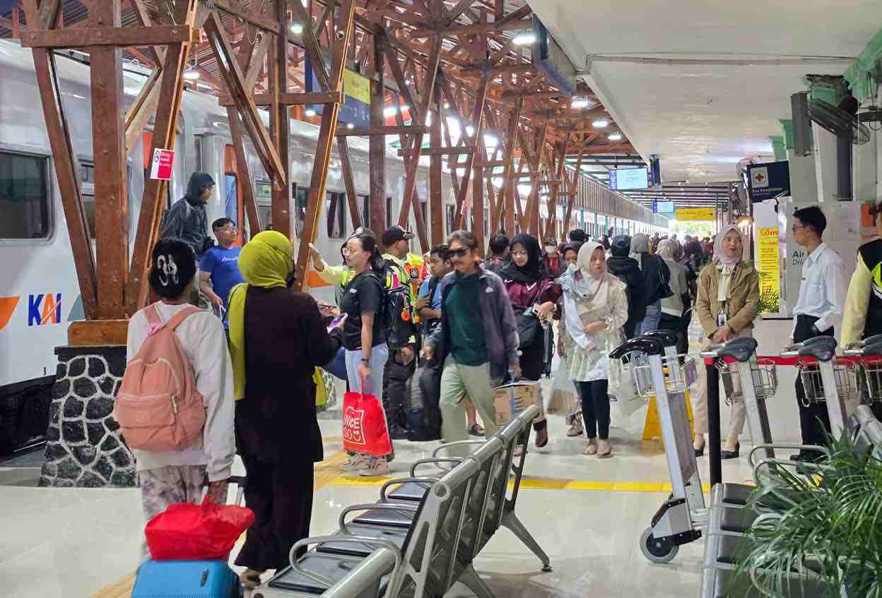 Jumlah Penumpang Kereta Api di Stasiun Blitar 6.154 Penumpang Selama Libur Panjang Maulid Nabi Muhammad SAW Penumpang Kereta Api di Stasiun Blitar